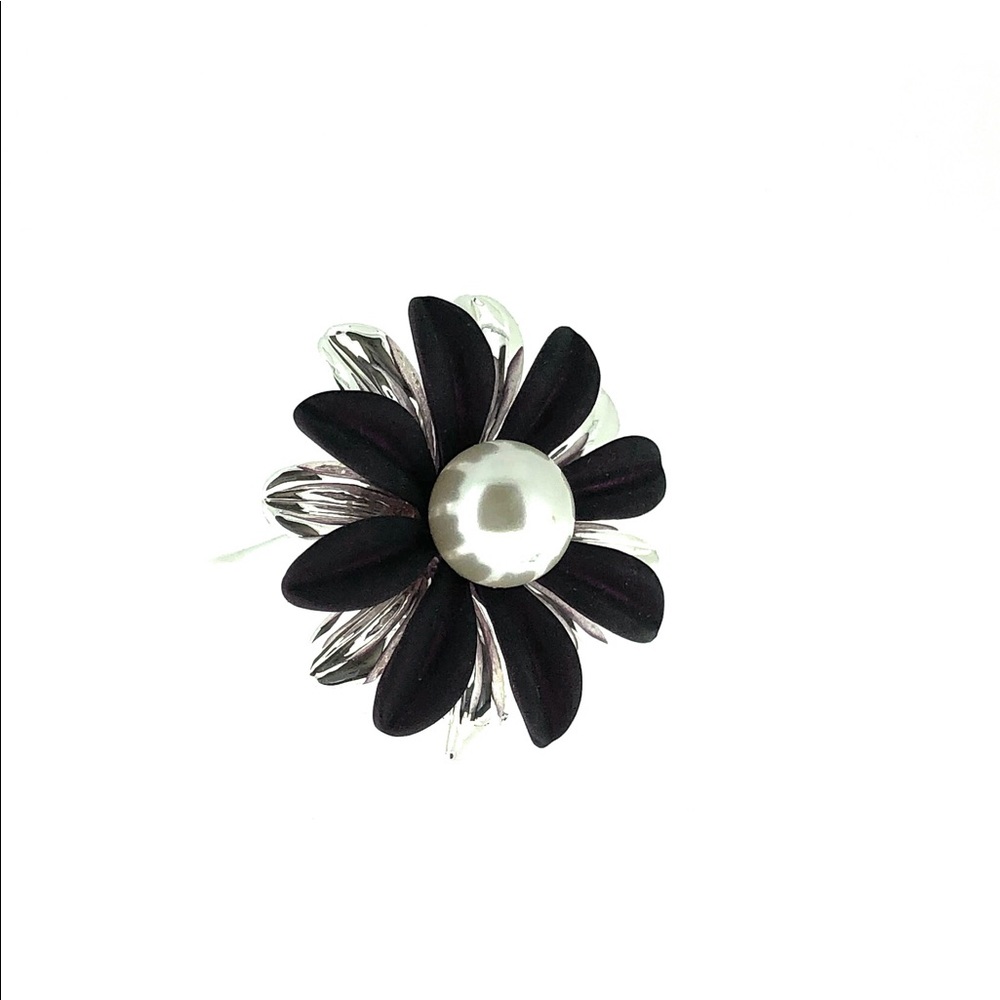 Flower Ring - Picture 5 of 6
